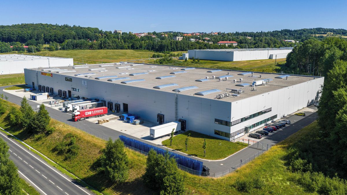 Průmyslový park v Aši povyrostl. Nově se zde zabydluje světový výrobce parfémových flakónů